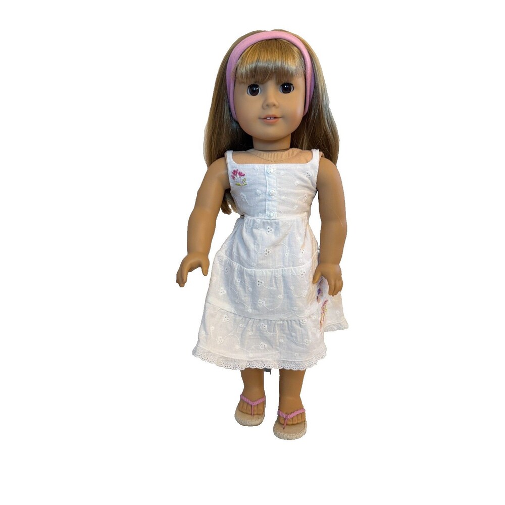American Girl Gwen 2009 GOTY 18" Doll with Original Meet Outfit & Sandals